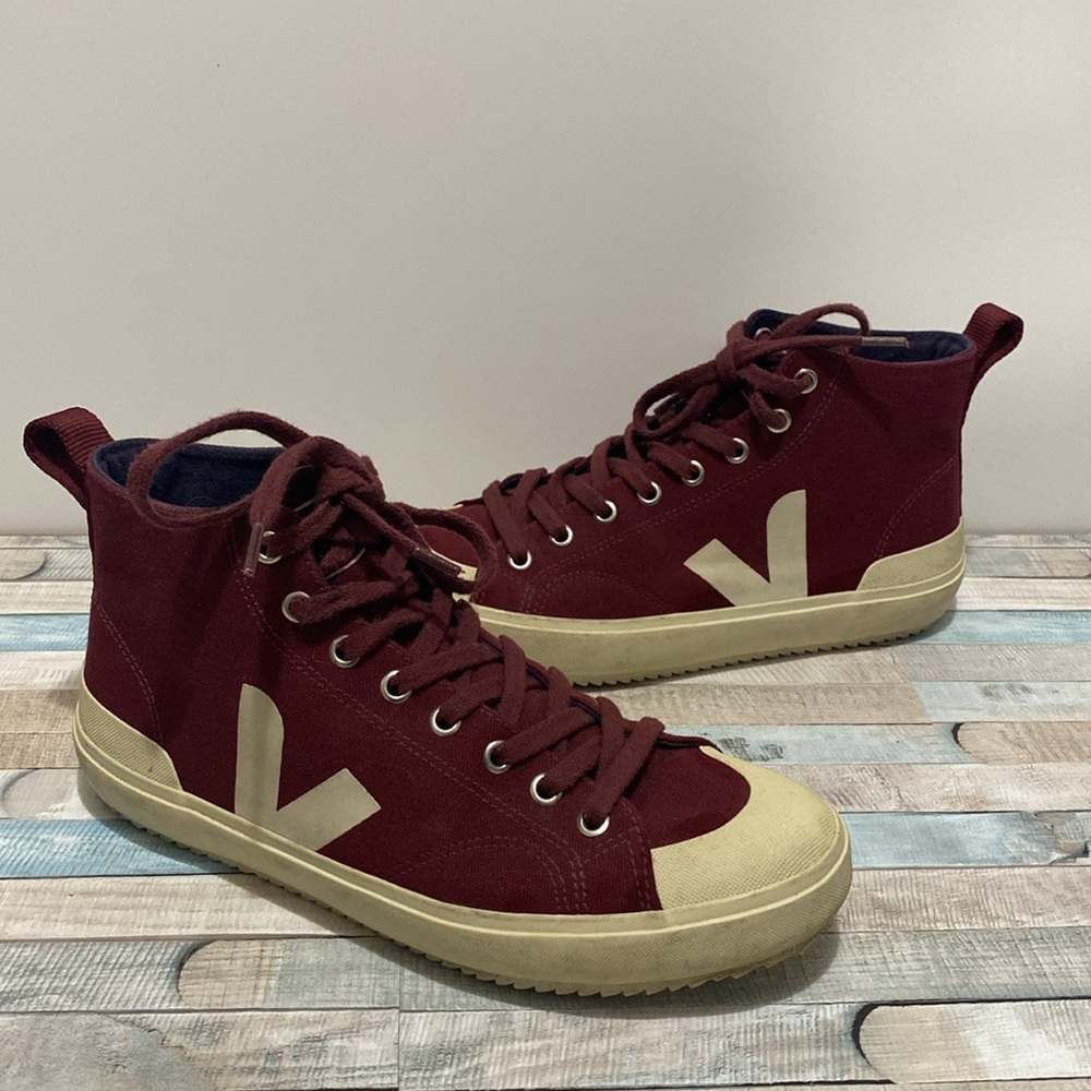 Veja Nova High Top Canvas Amarante  Sneakers